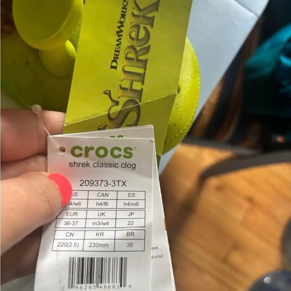 Shrek Crocs - Picture 3 of 3